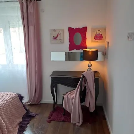 Konukevi Basel Airport Garden